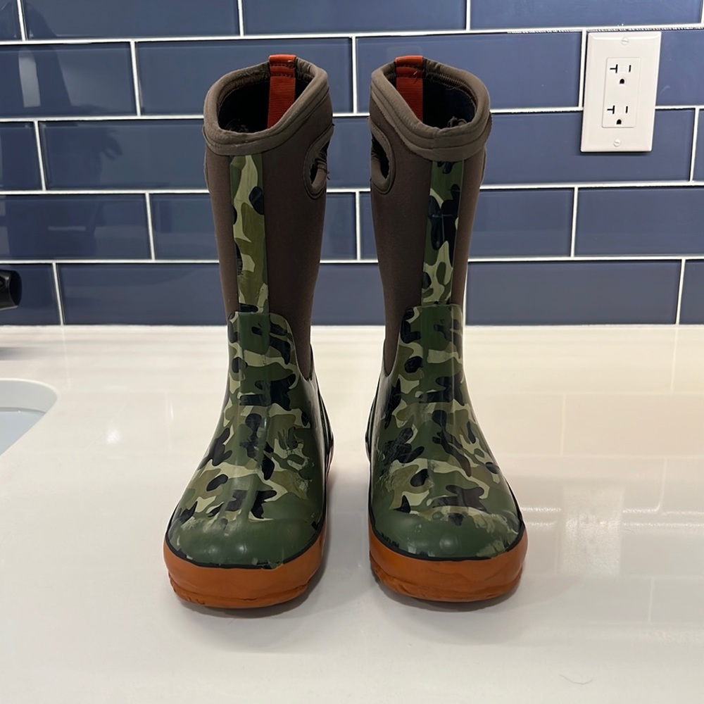 BOGS waterproof kids boots